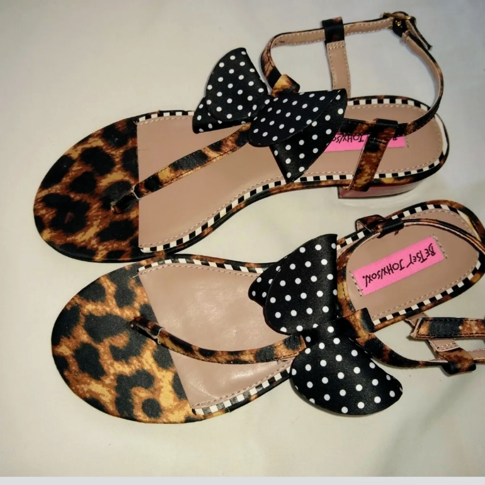 Betsy Johnson Austen Open Toes Thong Bow T- Straps Sandals Sz 9M
